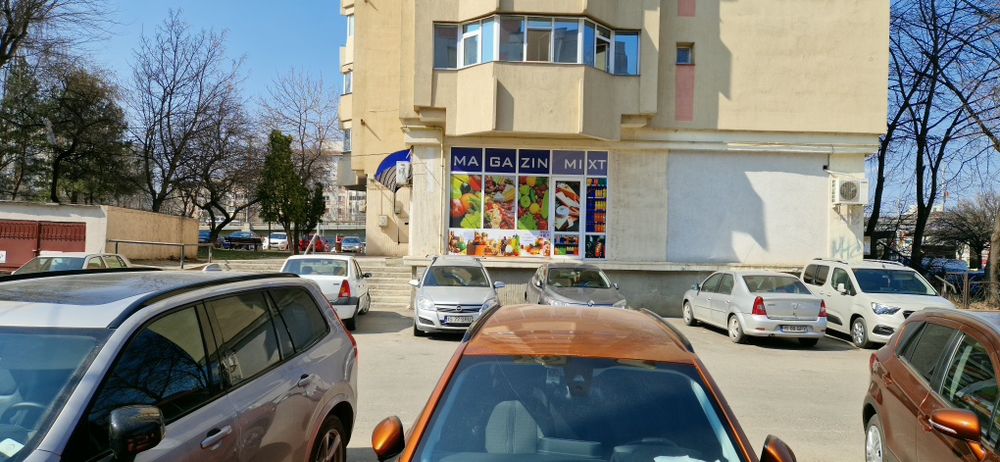 Spațiu comercial