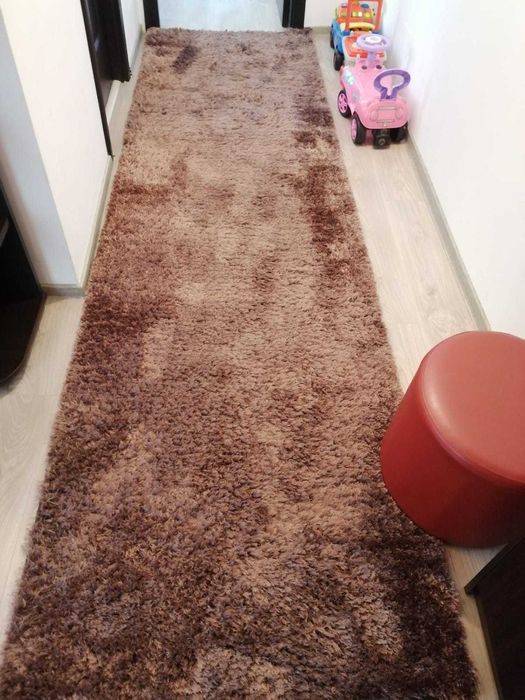 Set covoare hol cel mare are lungimea de 350/100cm,iar cel mic 120/100