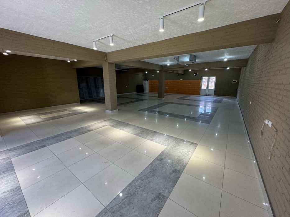 Аренда, нотурар 1- этаж 200-300 кв Дустлик метро