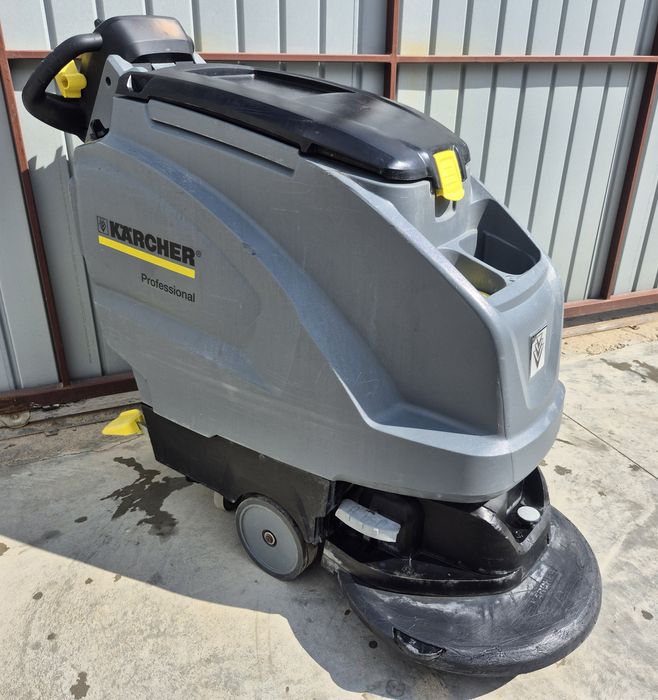Masina de spălat pardoseli Karcher B40 W