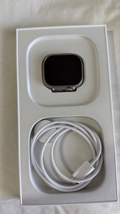Apple Watch Ultra 3 49 mm Natural Titanium Light Blue Alpine Loop.