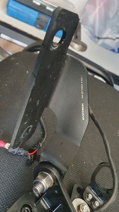 Yamaha fz1,стойка за номер на мотор EVOTECH