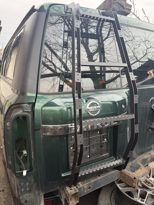 Стълба за заден капак Nissan Patrol