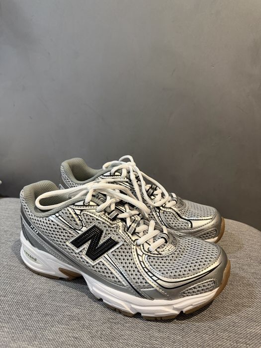 Обувки New Balance 740