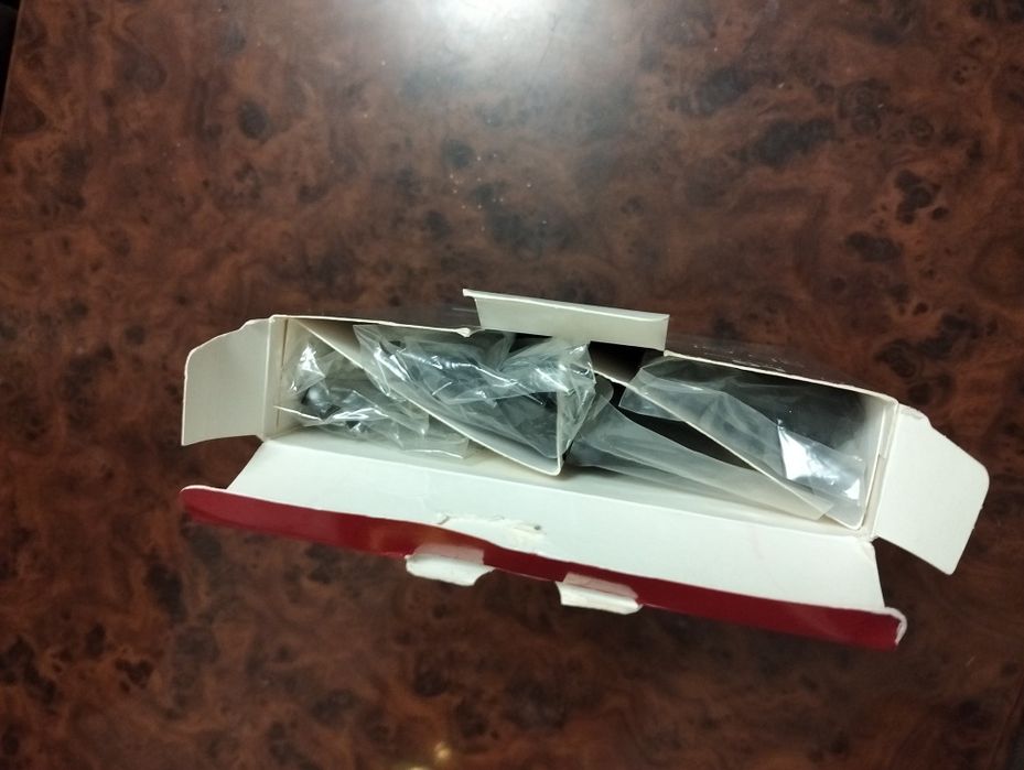 Продам новый набор 3 Д очков