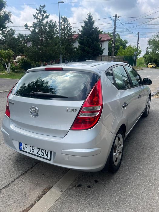 Hyundai i30 , an 2010,benzina, 197000 km reali