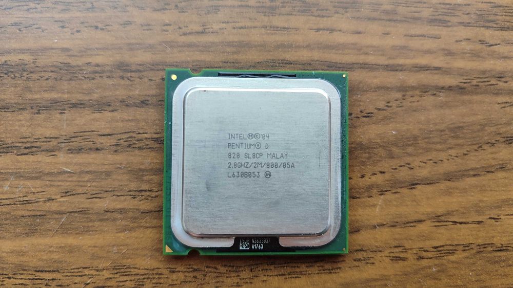 Продам Б/У Процессоры Intel Pentium D 820 и Intel Core 2 Duo E6400