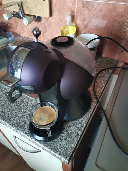 Кафемашина долче густо