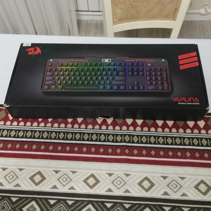 Клавиатура проводная, игровая.