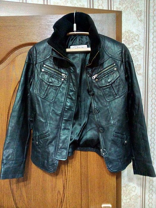 Продам кожаные куртки.