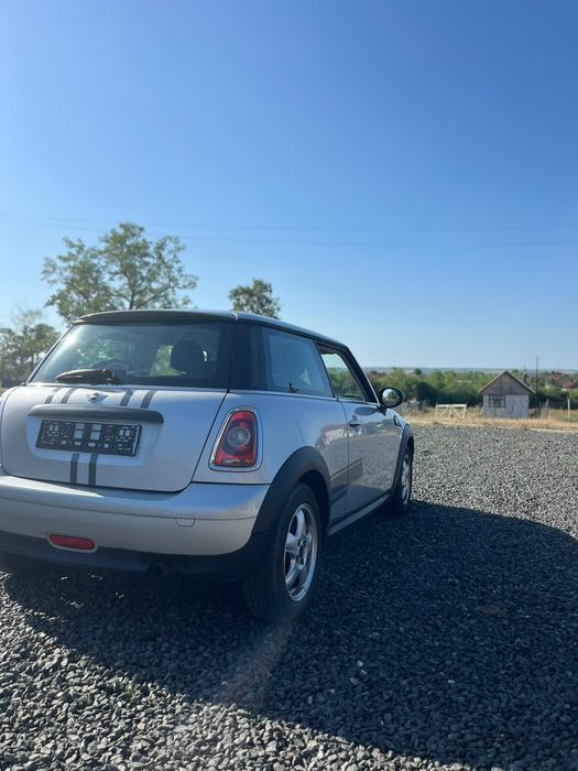 Vând Mini One 2011