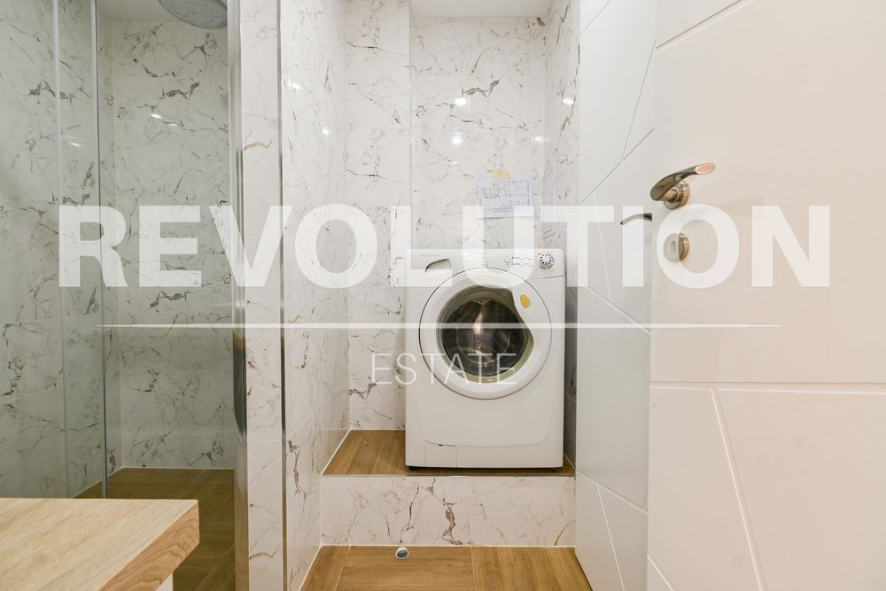 Дава се под наем Тристаен апартамент в София, Център - 80 кв.м за 900 € - Снимка #12