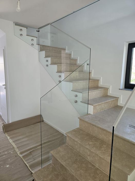 Balustrada din sticla securizata si laminata