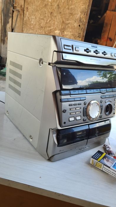 Продавам SONY RXD10AV 150€ продав се така както и на снимките