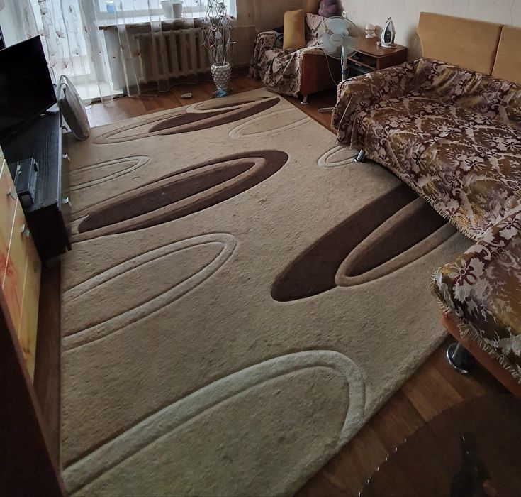 Ковер продам.    .