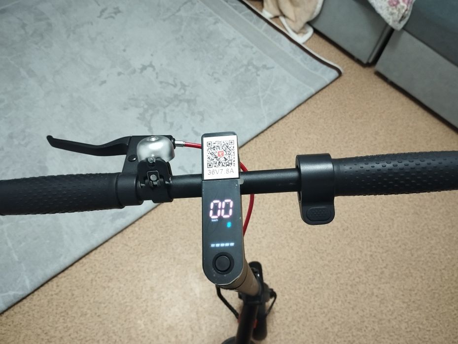 Продам электросамокат KUQUAY