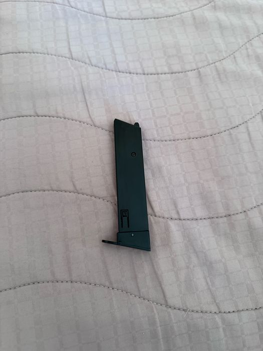 Airsoft пистолет