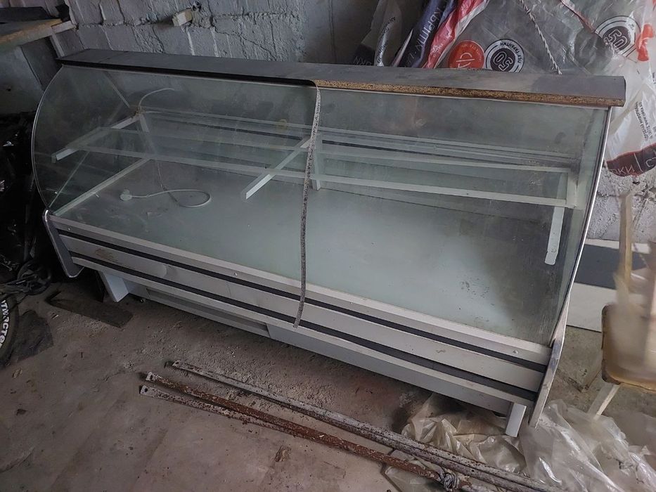 Холодильник в магазин