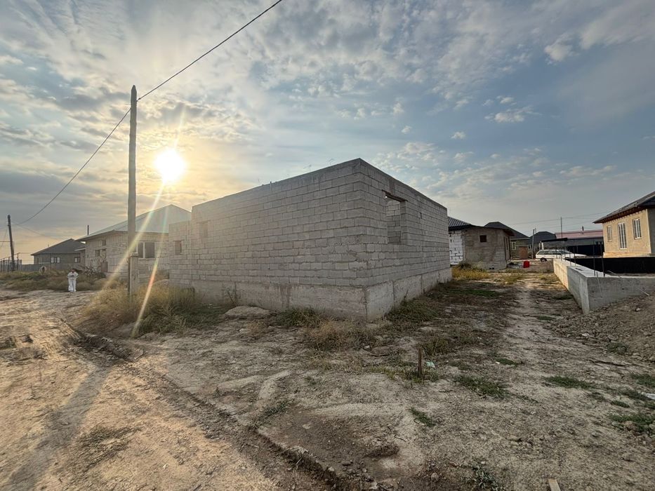 Продам дом не достроенный