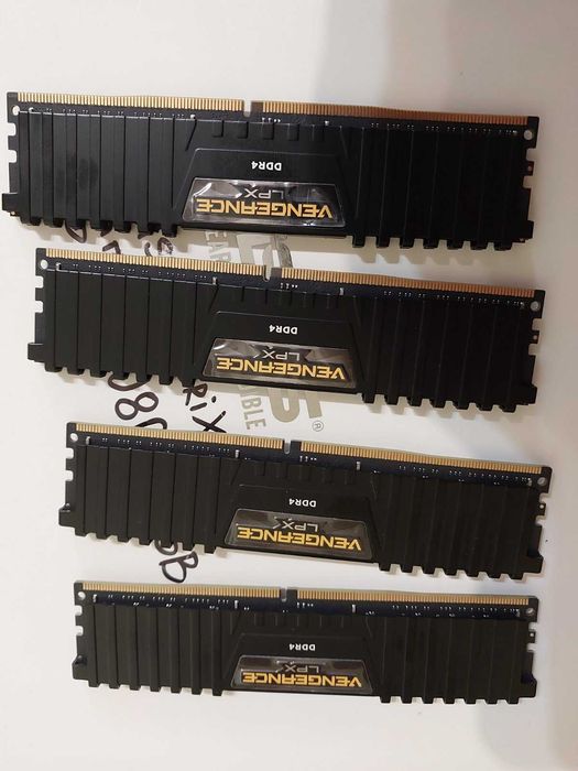 32GB DDR4 3600Mhz CL18 - Corsair Vengance LPX