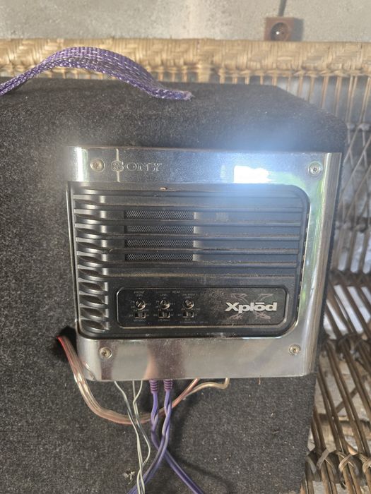 Бас каса с усилвател Sony