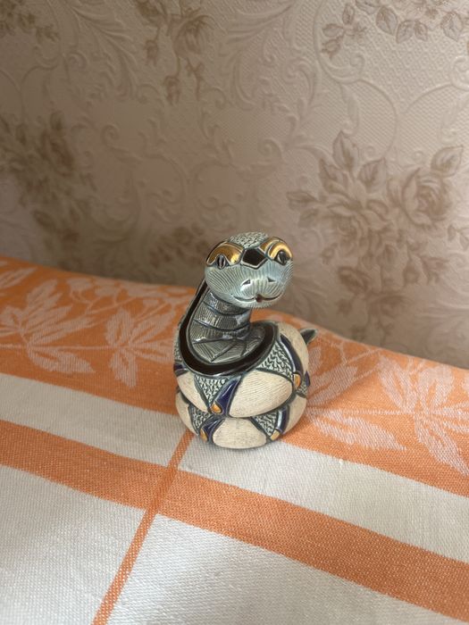 Статуэтка Змея .