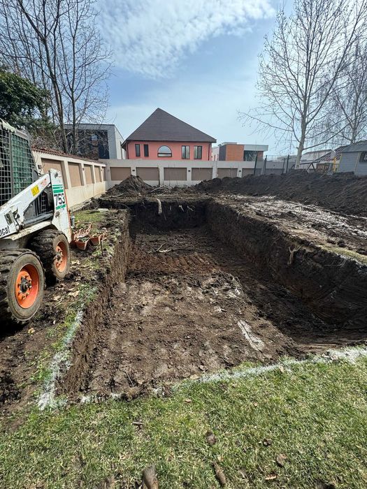 Inchiriez/Inchiriere miniexcavator , Bobcat , Compactor Nivelari!