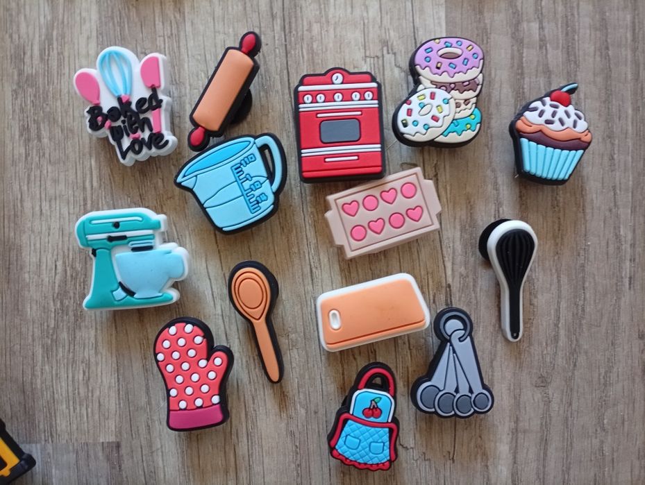 Crocs Крокс значки аксесоари различни видове