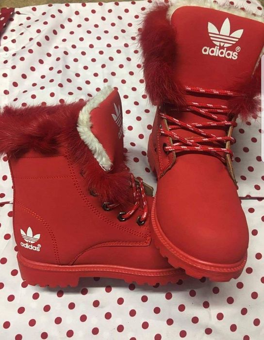 Bocanci rosu negru și gri 135 lei 36/41