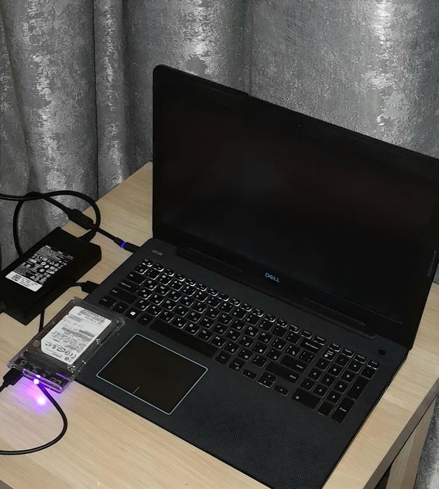 Ноутбук DELL  P75F003 d.15.6.