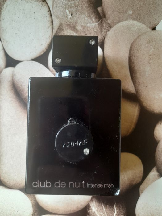 Продавам мъжки парфюм