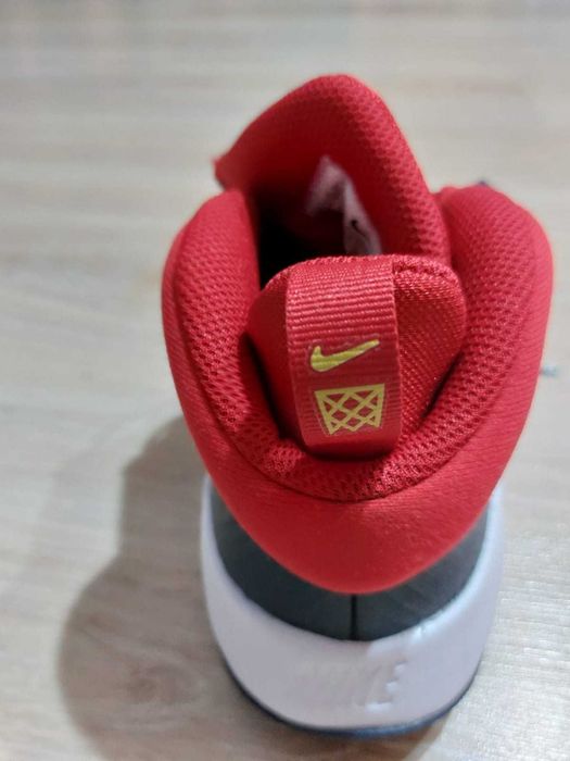 Bascheți NIKE TEAMHUSTLE *ediție limitată*