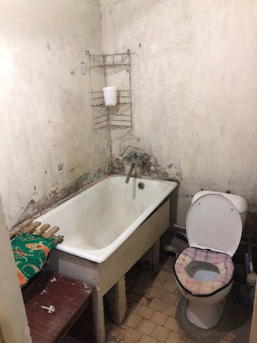 Yangi xayot metro4 oldida bir xonaliy uy sotiladi