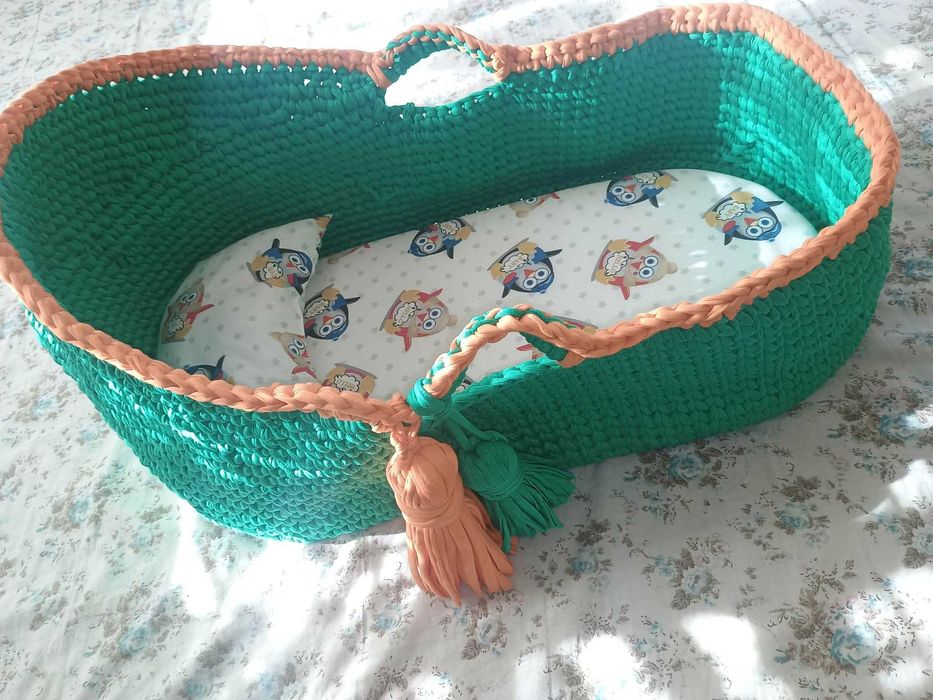 Ръчно изработено бебешко кошче на една кука