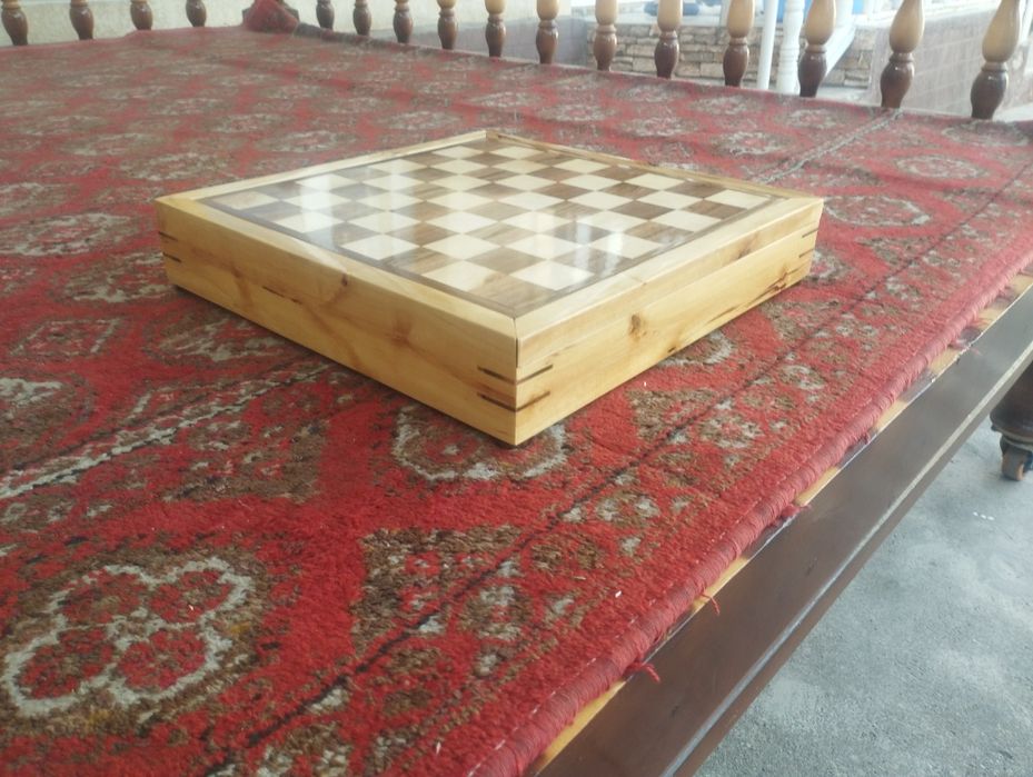 Shaxmat doskasi oynash uchun