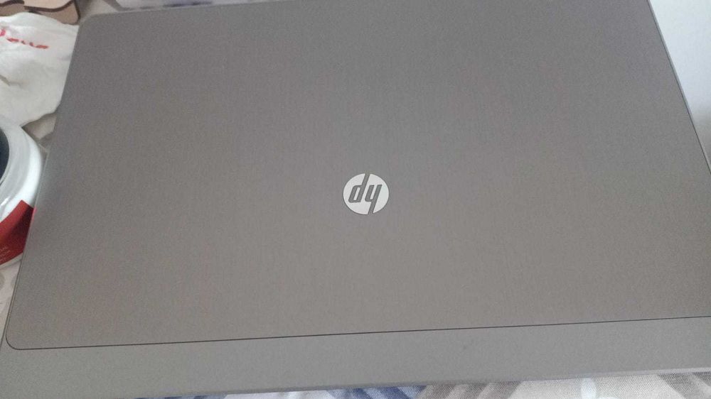 Ноутбук HP с зарядкой