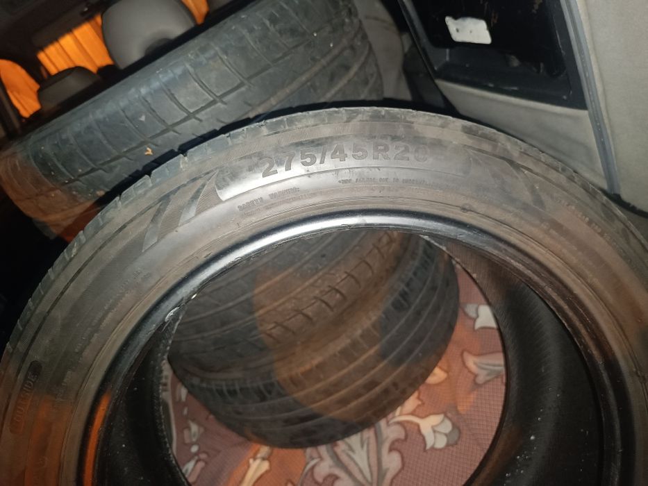 Продам комплект резины 275 45 r20