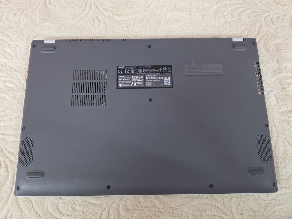 Vand Laptop ASUS VivoBook X515EA, stare foarte buna, functionare 100%.