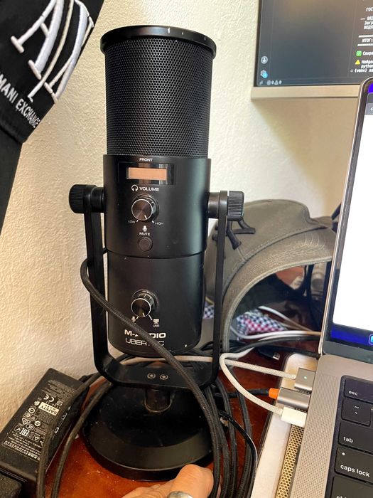 Продается Микрофон проводной M-Audio Uber Mic  M-AUDIO UBER MIC