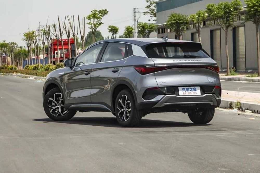 BYD YUAN PLUS 5 pozitsiya v nalichie