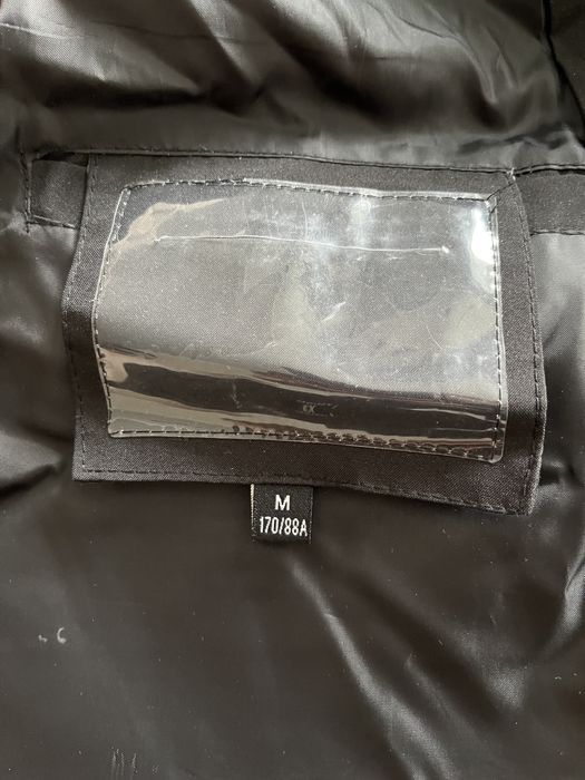 Продаю черную куртку