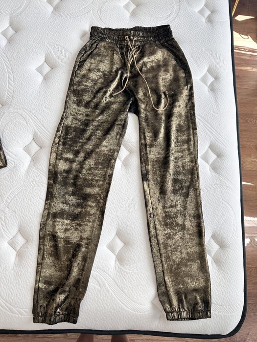 Pinko анцунг и суитчър