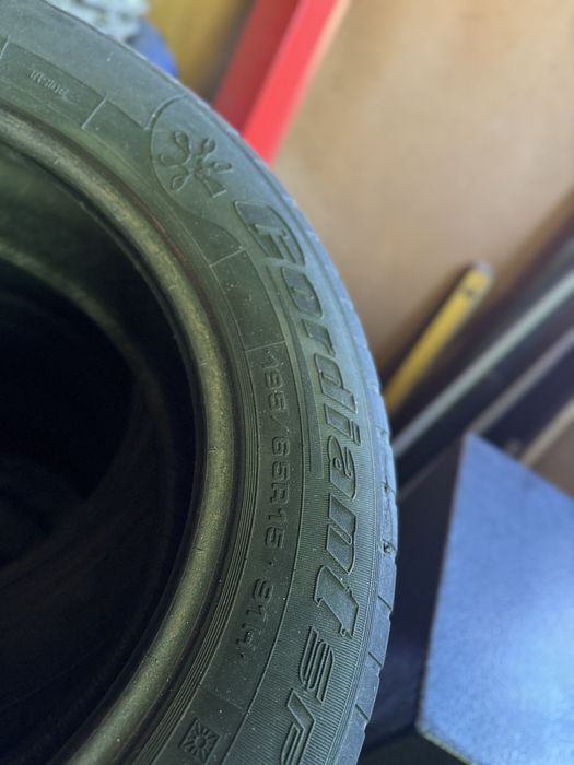 Продам комплект резины 195/65/15