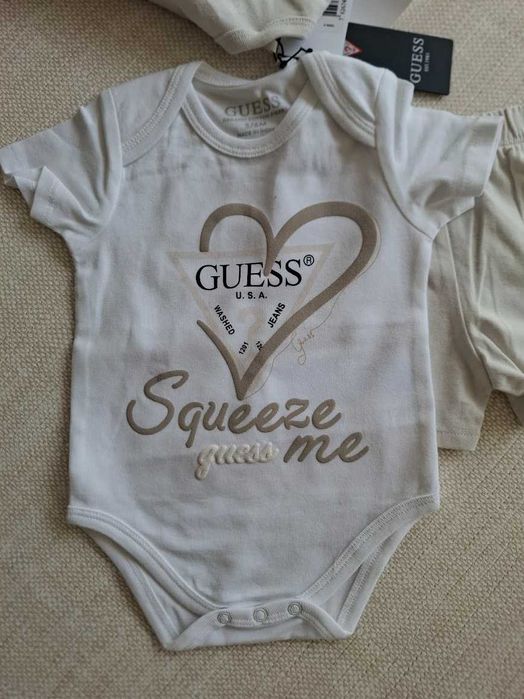 Нов бебешки комплект от 3 части Guess , 3-6 м
