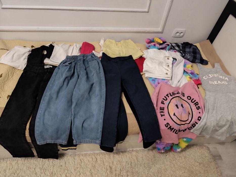 Отдам практически даром вещи на девочку