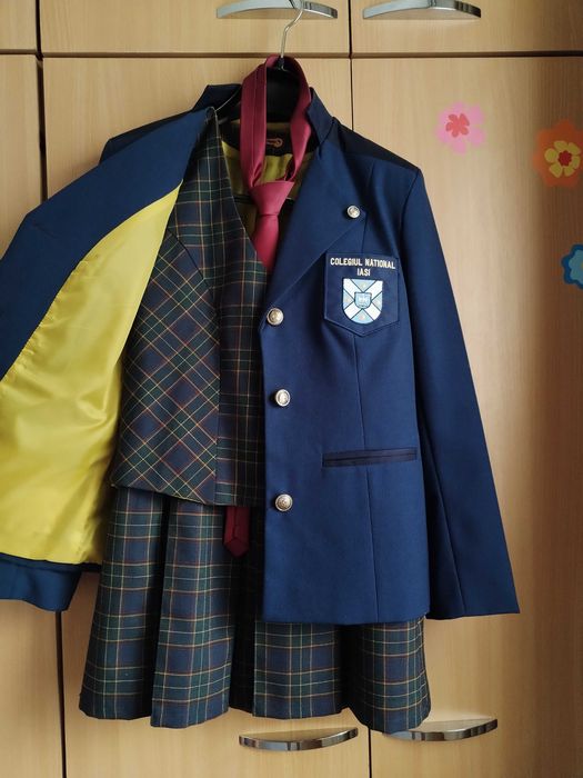 Uniforma Colegiul Național Iaşi
