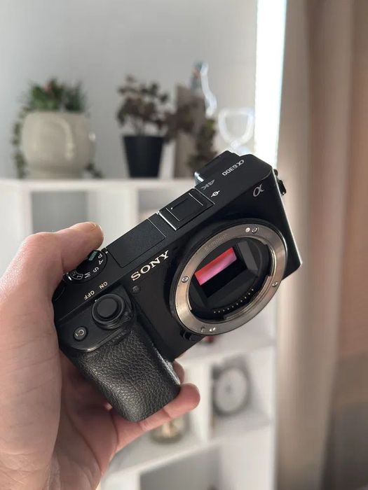 Фотоапарат Sony Alpha 6300