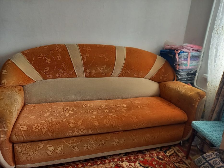 Продам диван срочно