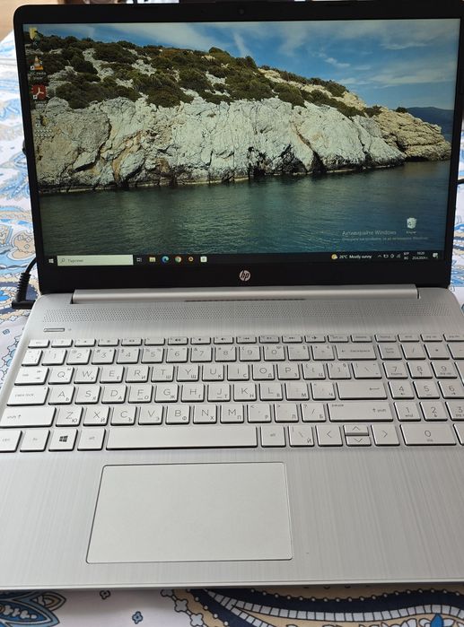 Лаптоп hp , в много добро състояние  , много малко ползван
