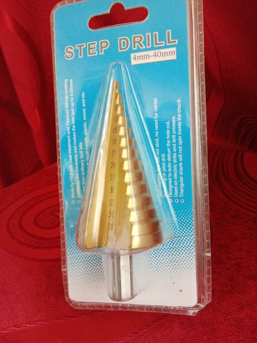 Тиски , кук синяя лампа , уровень , замок , пломбиратор , ножницы СССР